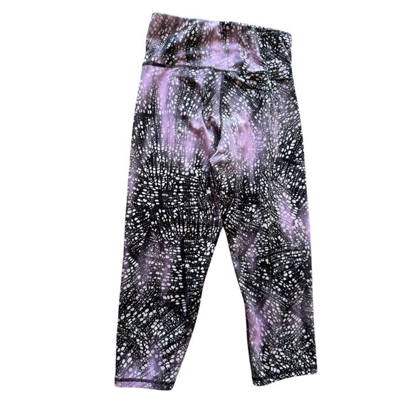 Pink & Black Patterned High-Waisted Capri Leggings Stretchy Fabric Womens Active - Picture 2 of 4